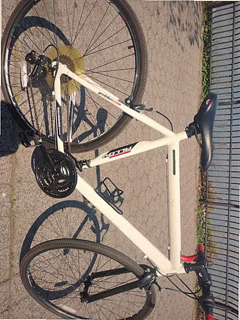 Alloy Fitness Bike 700C White/Black/Red Flat Bar V-Brake Grip Shifter Aluminum